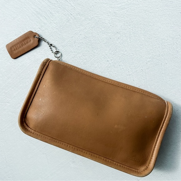 Coach Handbags - Vintage Coach Chunky Case